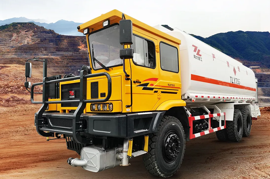 TLY755 Off-Road Fuel Truck